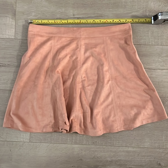 Suede blush pink skirt - Picture 5 of 5